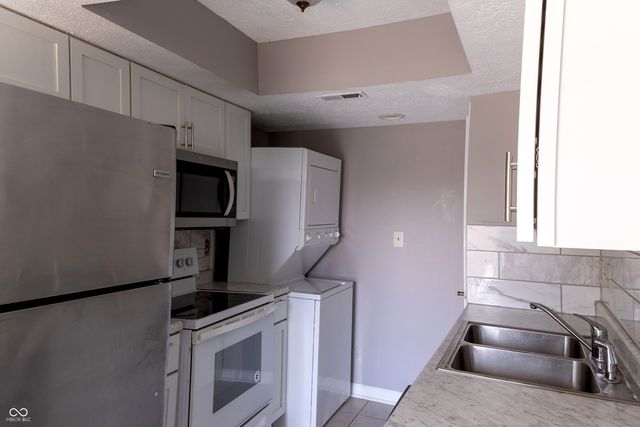 2714 Del Prado Drive, Indianapolis, IN 46227