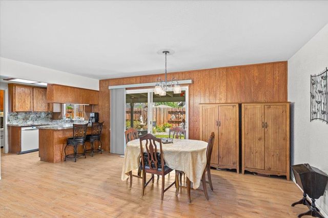 1424 Rose Ave, Modesto, CA 95355