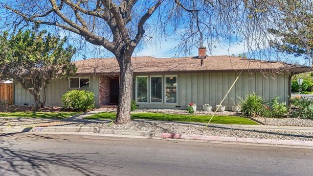 1424 Rose Ave, Modesto, CA 95355