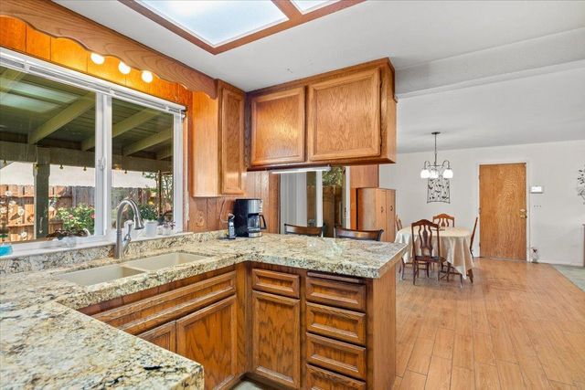 1424 Rose Ave, Modesto, CA 95355