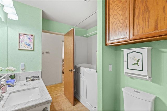 1424 Rose Ave, Modesto, CA 95355