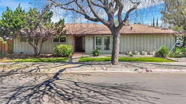 1424 Rose Ave, Modesto, CA 95355