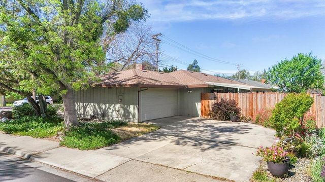 1424 Rose Ave, Modesto, CA 95355