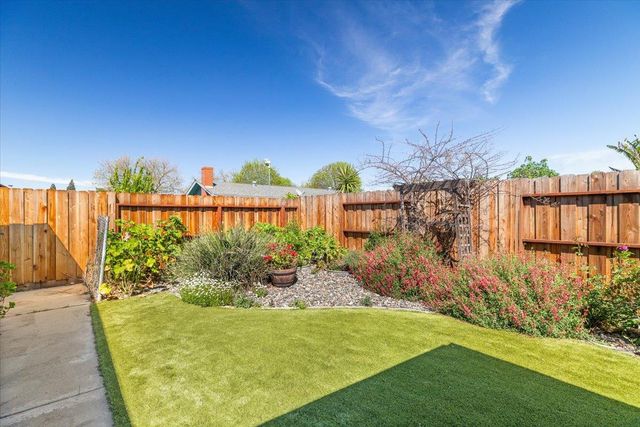 1424 Rose Ave, Modesto, CA 95355