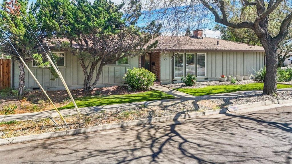 1424 Rose Ave, Modesto, CA 95355