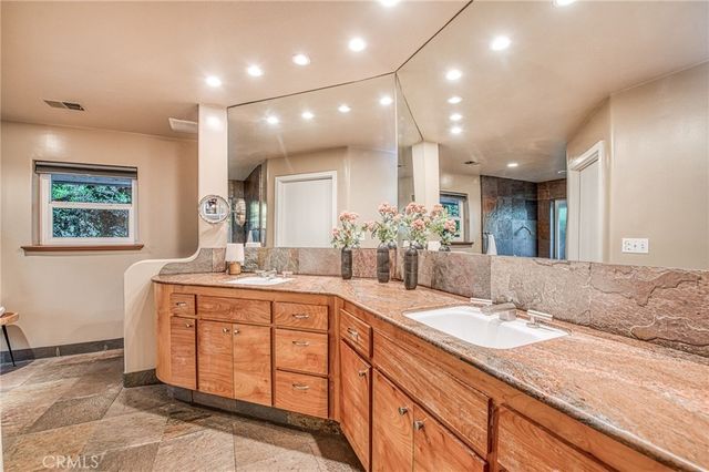 2649 Heritage Avenue, Clovis, CA 93619