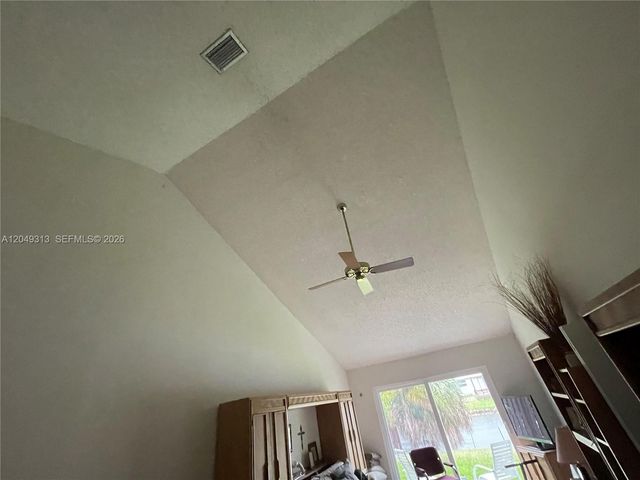 2811 Devonwood Ave, Miramar, FL 33025
