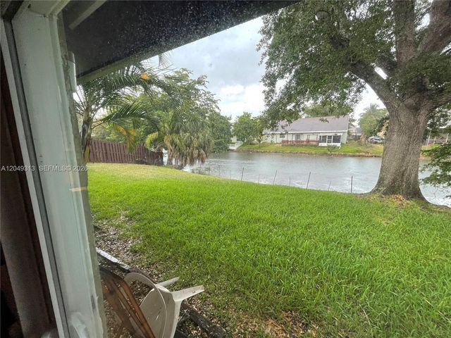 2811 Devonwood Ave, Miramar, FL 33025