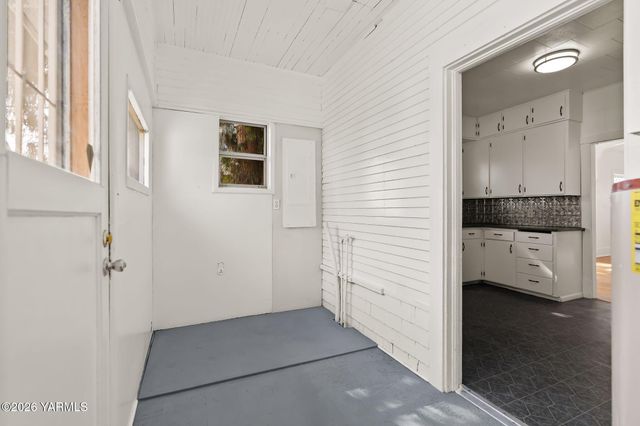 603 S 15th Ave, Yakima, WA 98902