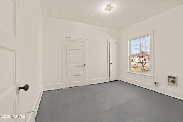 603 S 15th Ave, Yakima, WA 98902