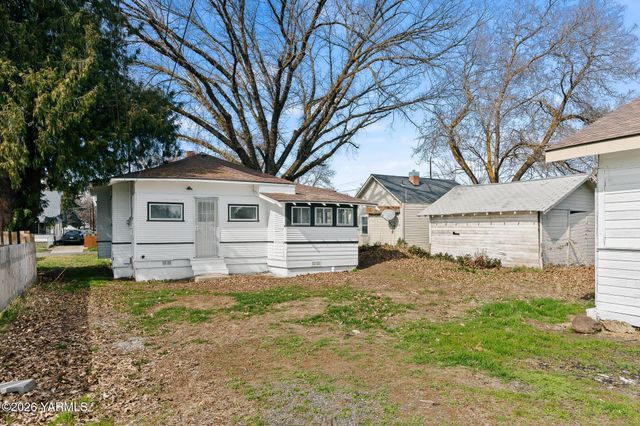 603 S 15th Ave, Yakima, WA 98902