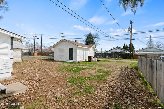 603 S 15th Ave, Yakima, WA 98902