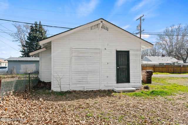 603 S 15th Ave, Yakima, WA 98902