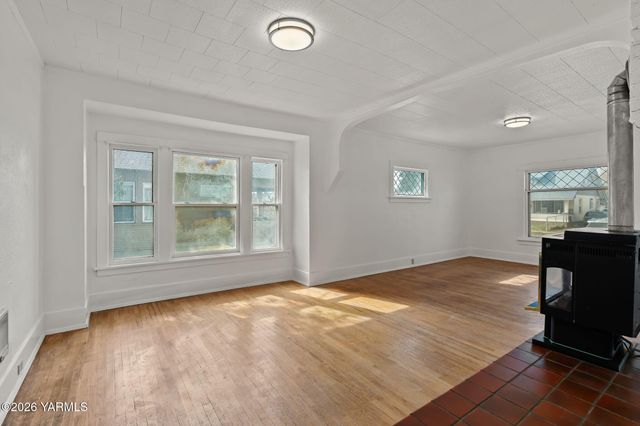 603 S 15th Ave, Yakima, WA 98902