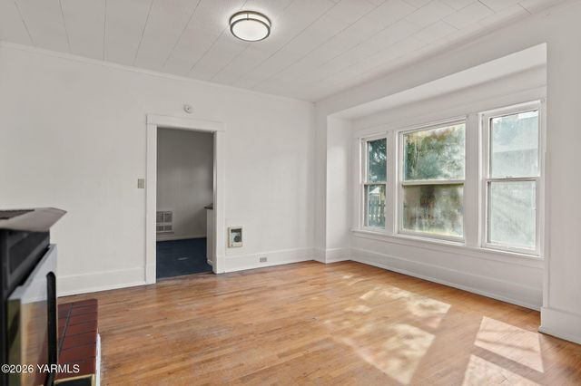 603 S 15th Ave, Yakima, WA 98902