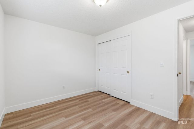 718 W Redwood Ln, Nampa, ID 83651