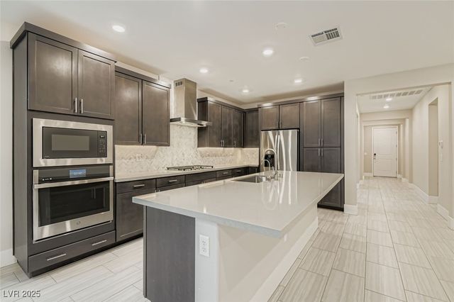 9576 Jadeite Lane, Las Vegas, NV 89143