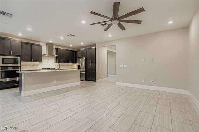 9576 Jadeite Lane, Las Vegas, NV 89143