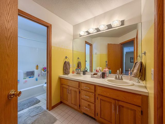 7901 White Oak Street NE, Bemidji, MN 56601