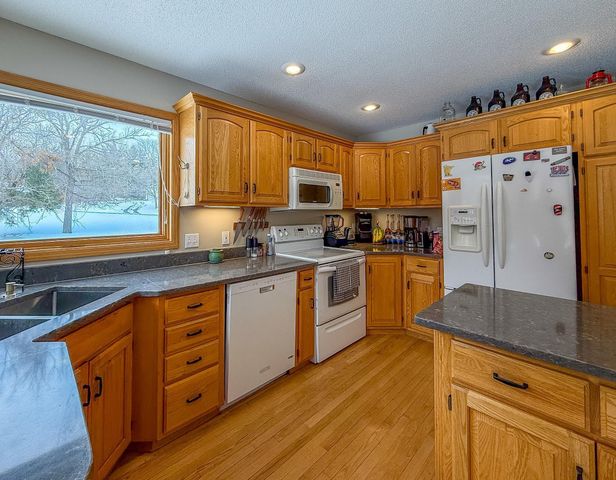 7901 White Oak Street NE, Bemidji, MN 56601