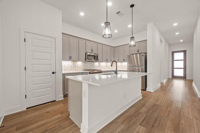 133 Rocking R CT, Georgetown, TX 78633