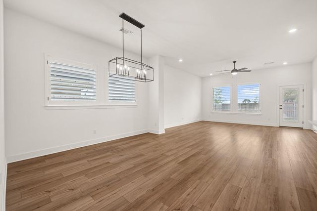 133 Rocking R CT, Georgetown, TX 78633