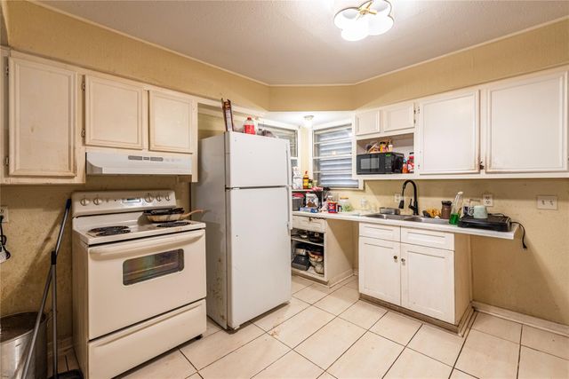 1014 48th Street, Galveston, TX 77550