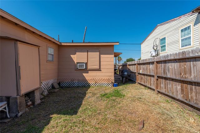 1014 48th Street, Galveston, TX 77550