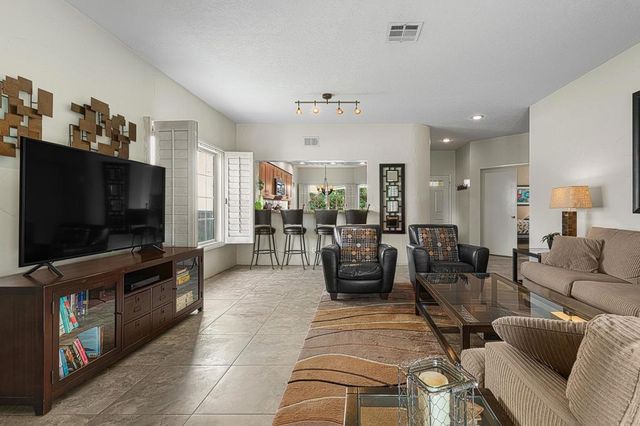 618 Vista Lago Circle N, Palm Desert, CA 92211