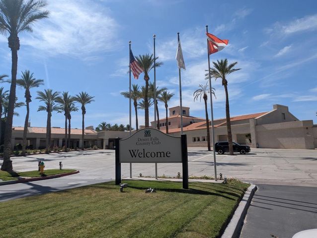 618 Vista Lago Circle N, Palm Desert, CA 92211