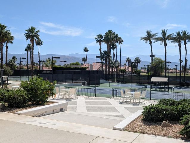 618 Vista Lago Circle N, Palm Desert, CA 92211