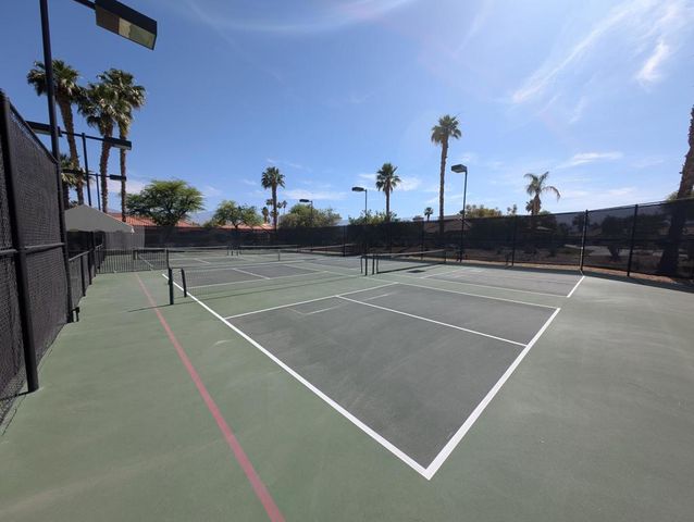 618 Vista Lago Circle N, Palm Desert, CA 92211