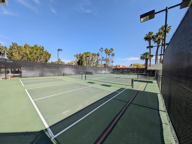 618 Vista Lago Circle N, Palm Desert, CA 92211