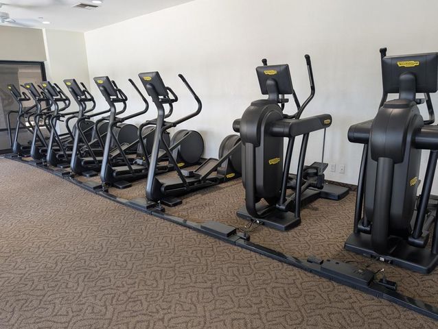 618 Vista Lago Circle N, Palm Desert, CA 92211