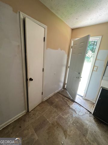 1077 Walnut Creek Lane, Jonesboro, GA 30238