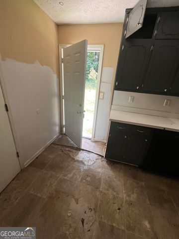 1077 Walnut Creek Lane, Jonesboro, GA 30238