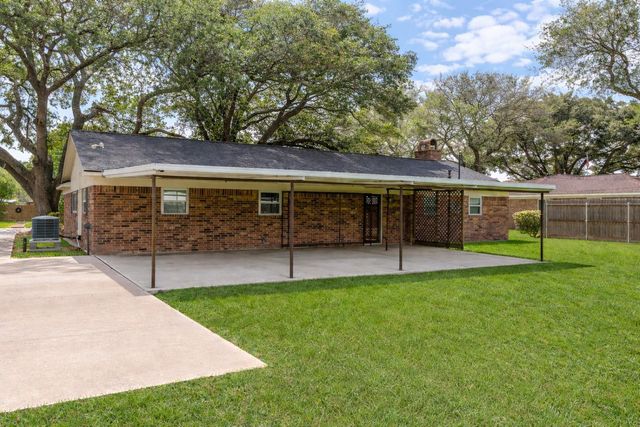 1119 Ladelle, Wharton, TX 77488