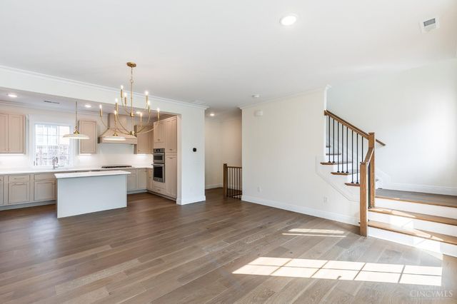 3504 Shaw Avenue, Cincinnati, OH 45208