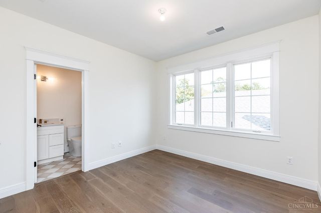 3504 Shaw Avenue, Cincinnati, OH 45208