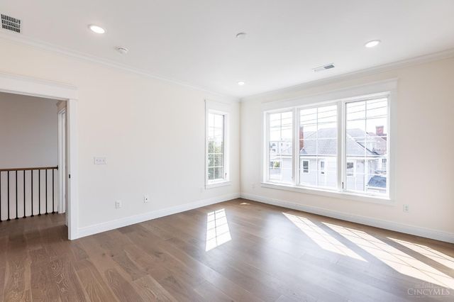 3504 Shaw Avenue, Cincinnati, OH 45208