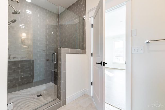 3504 Shaw Avenue, Cincinnati, OH 45208