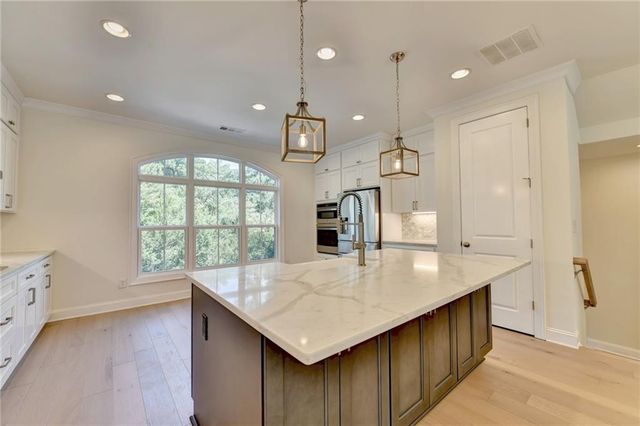 1701 Kenstone Walk, Dunwoody, GA 30338