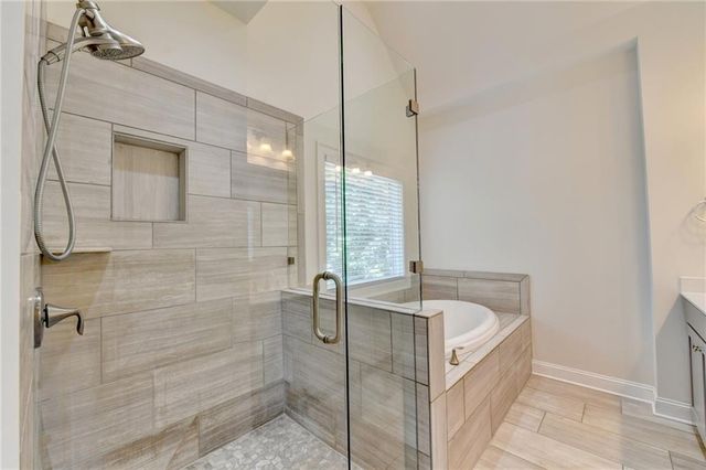 1701 Kenstone Walk, Dunwoody, GA 30338