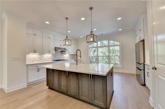 1701 Kenstone Walk, Dunwoody, GA 30338
