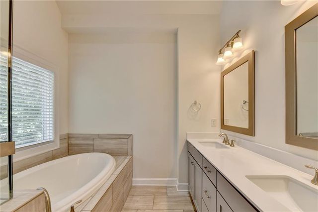 1701 Kenstone Walk, Dunwoody, GA 30338