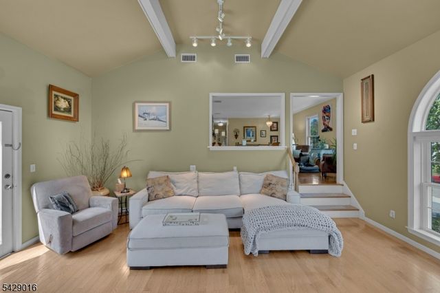 942 Liberty St, Belvidere Twp., NJ 07823