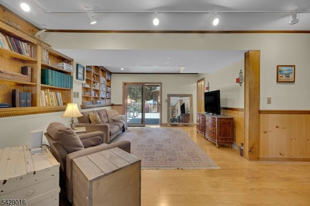 942 Liberty St, Belvidere Twp., NJ 07823