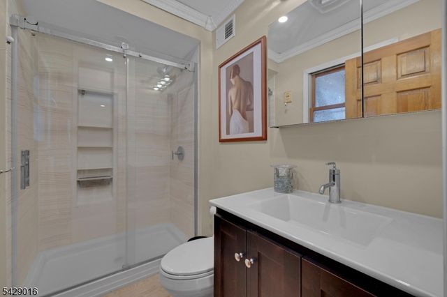 942 Liberty St, Belvidere Twp., NJ 07823