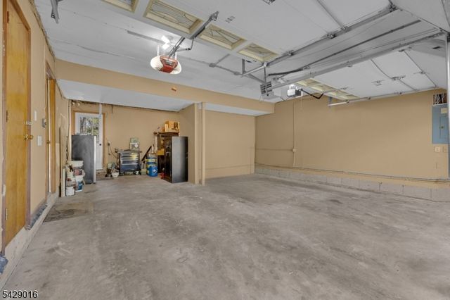 942 Liberty St, Belvidere Twp., NJ 07823