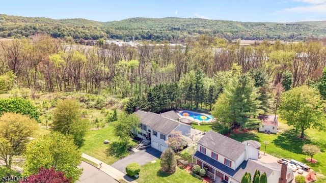 942 Liberty St, Belvidere Twp., NJ 07823
